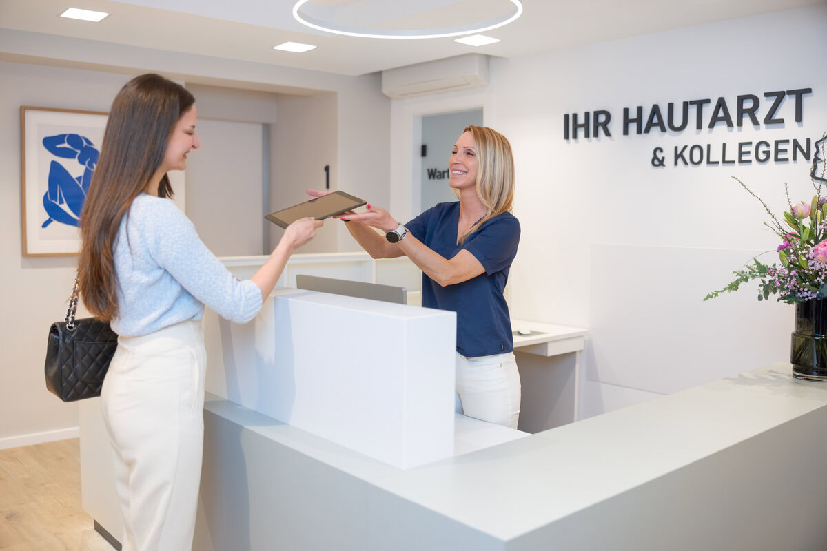 Rezeption IhrHautarzt-489-ret